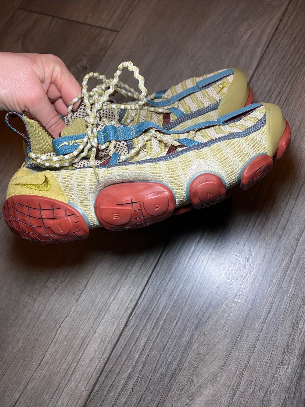 EUC LIKE NEW NIKE IPSA Link Barley Desert Colorway Sporty Athletic Unique - Picture 6 of 14